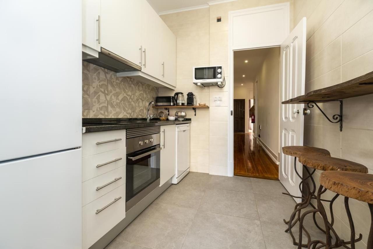 Retro M2 R4 - Lovely Double Room With Shared Bathroom 리스본 외부 사진
