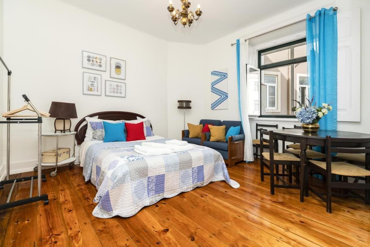 Retro M2 R4 - Lovely Double Room With Shared Bathroom 리스본 외부 사진
