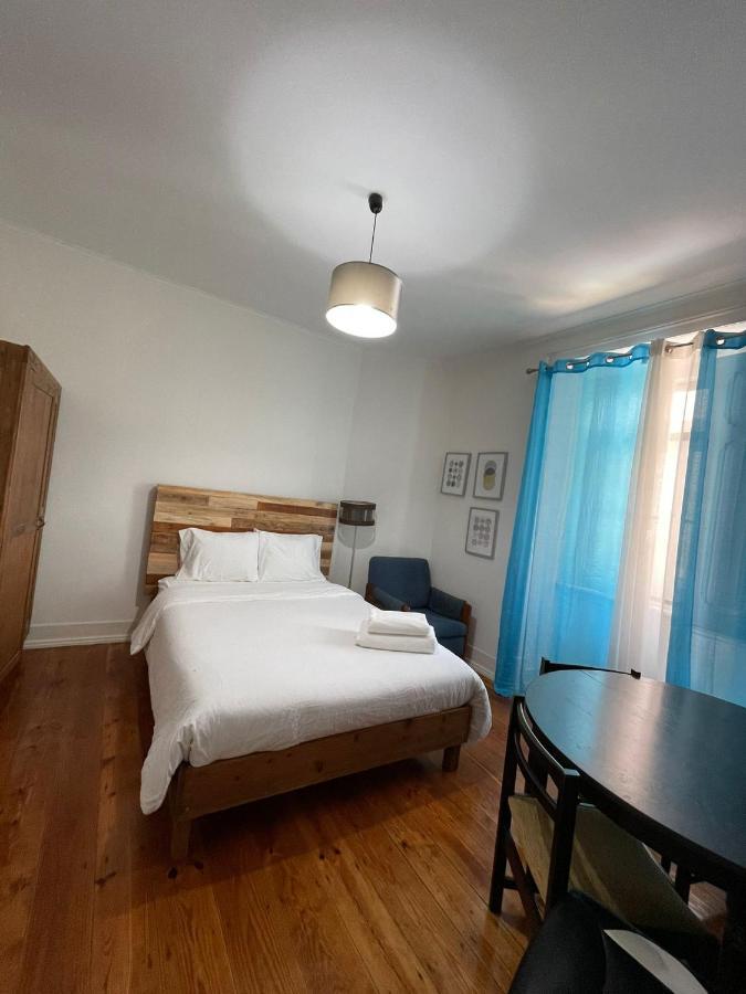 Retro M2 R4 - Lovely Double Room With Shared Bathroom 리스본 외부 사진
