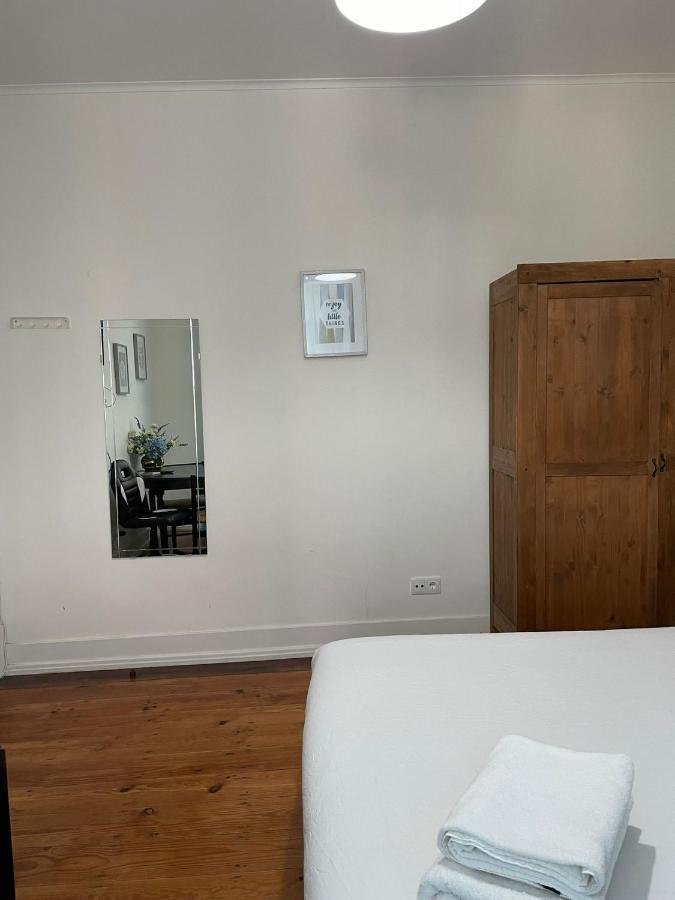 Retro M2 R4 - Lovely Double Room With Shared Bathroom 리스본 외부 사진