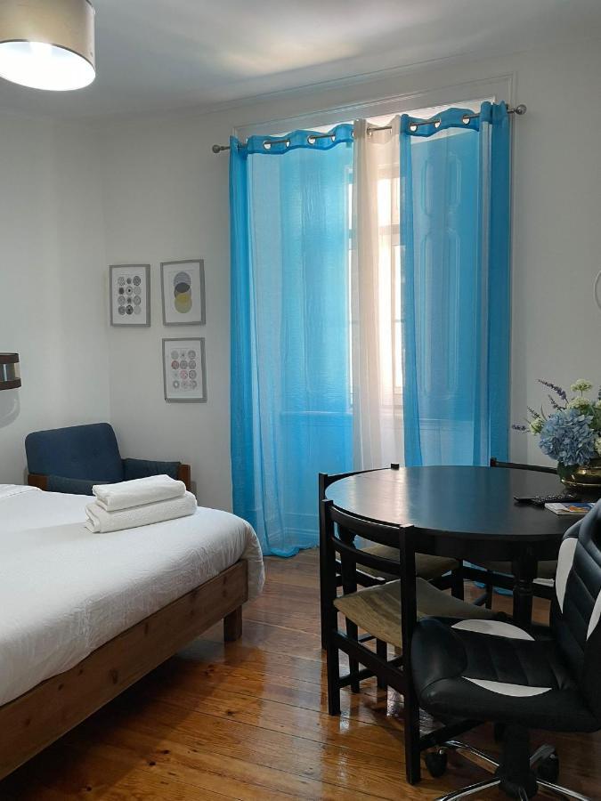 Retro M2 R4 - Lovely Double Room With Shared Bathroom 리스본 외부 사진